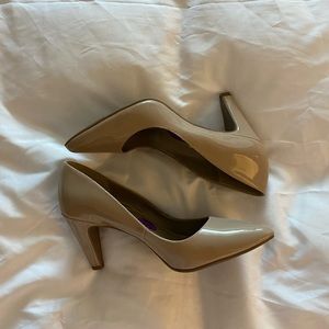 Patent tan Bandolino pumps